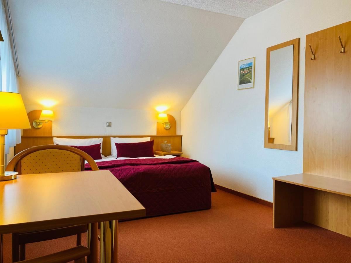Hotel Zum Goldenen Adler Pfarrweisach Esterno foto